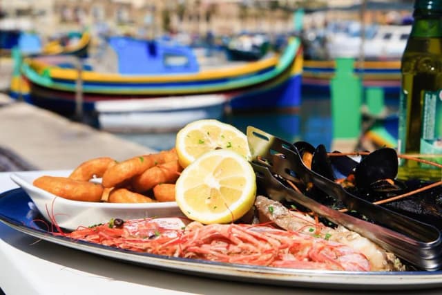 Malta gdzie zjeść: najlepsze miejsca na lokalne smaki i tanie jedzenie