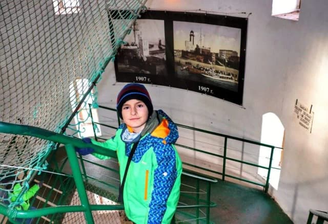 Ile schodów do latarni morskiej w Kołobrzegu? Przygotuj się na wspinaczkę