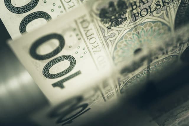 Ile na wesele z noclegiem? Zobacz, jak uniknąć wysokich kosztów.