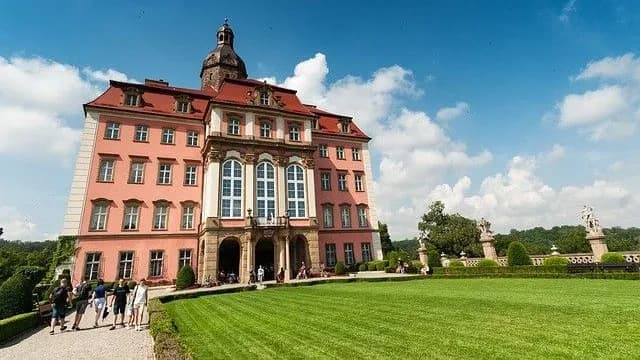 Ostrzeszów atrakcje: odkryj nieznane skarby i ciekawe miejsca